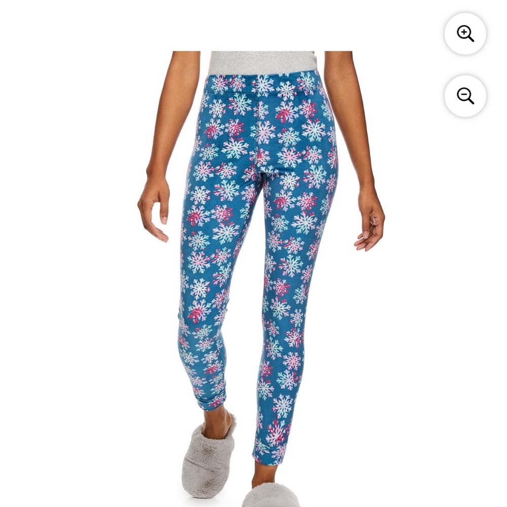 NEW 🆕 No Boundaries Christmas Blue Velour Snowflake Leggings Small